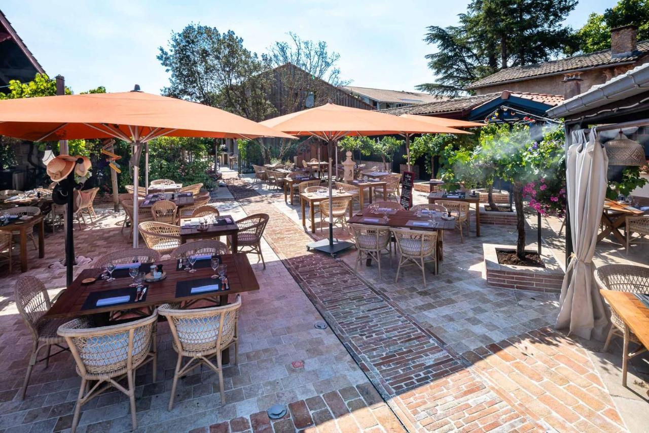 Hotel-Restaurant Le Resinier Le Barp Bagian luar foto
